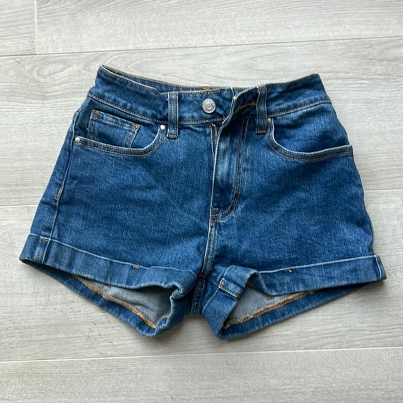 PacSun June Blue Denim Mom Shorts - Picture 2 of 5